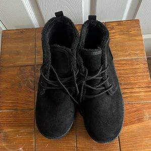 SO women’s fur-lined ankle booties
